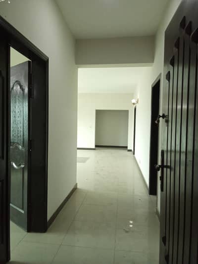 10 MARLA 3 BEDROOM APARTMENT AVAILABLE FOR SALE
