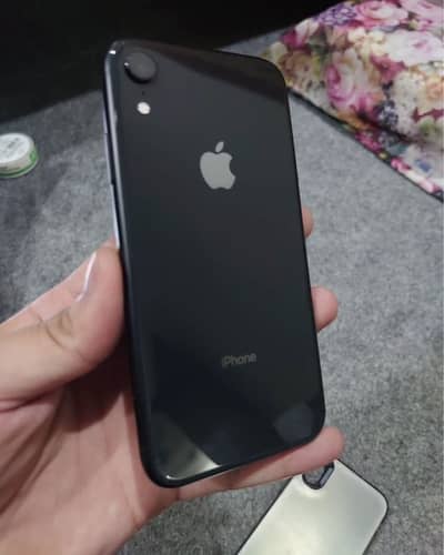 Iphone XR totally geniune phone 64 gb JV