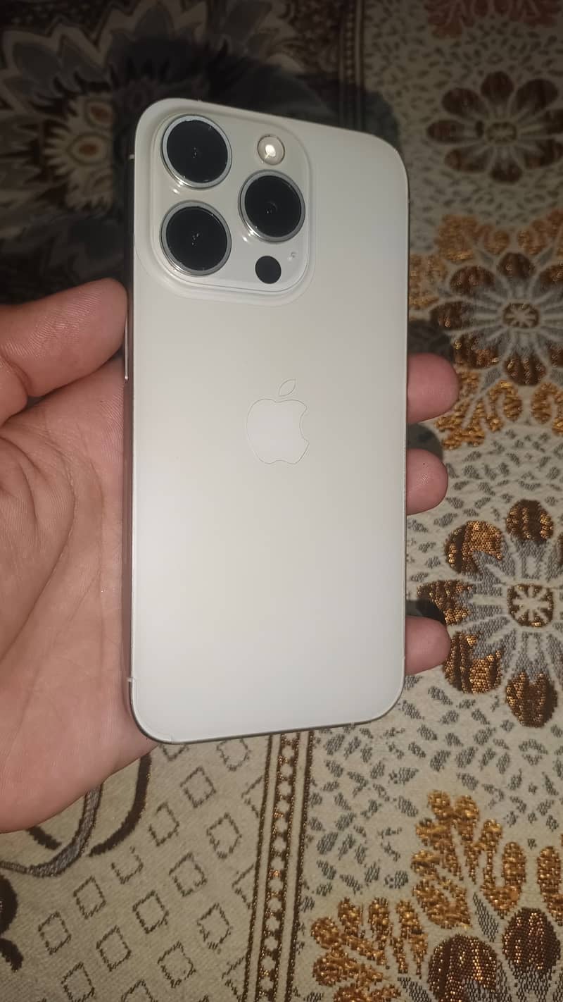 iPhone 15 pro 0
