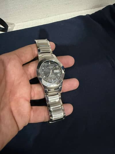 Beautiful original citizen watch for men
