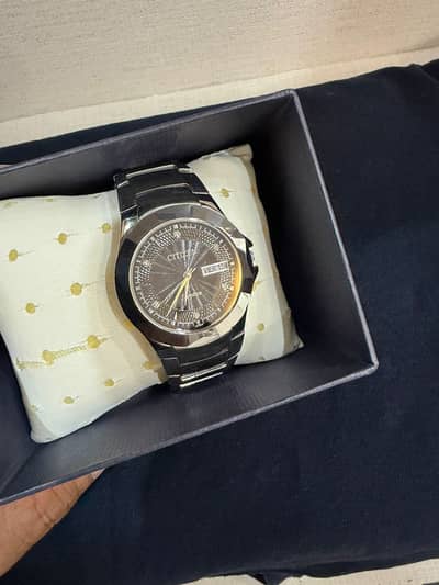 Beautiful original citizen watch for men