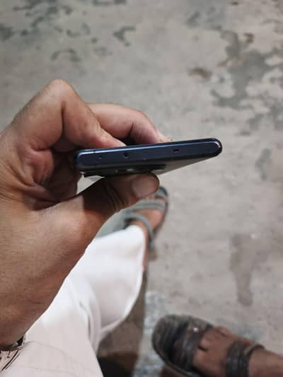 sale good candetion phone  10/9