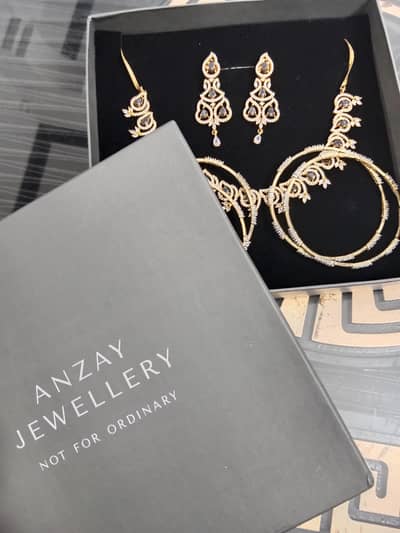 Anzay Jewellery Original non-oxdized set with bangles ailable for sell