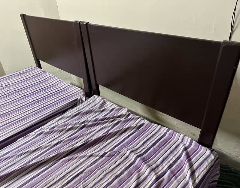 2 single beds 0