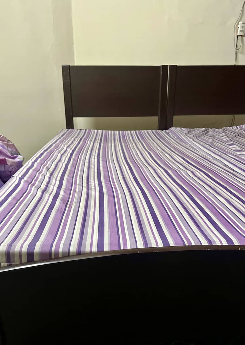 2 single beds 4