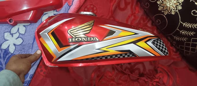 Honda 125 2025 model Tanki tapy