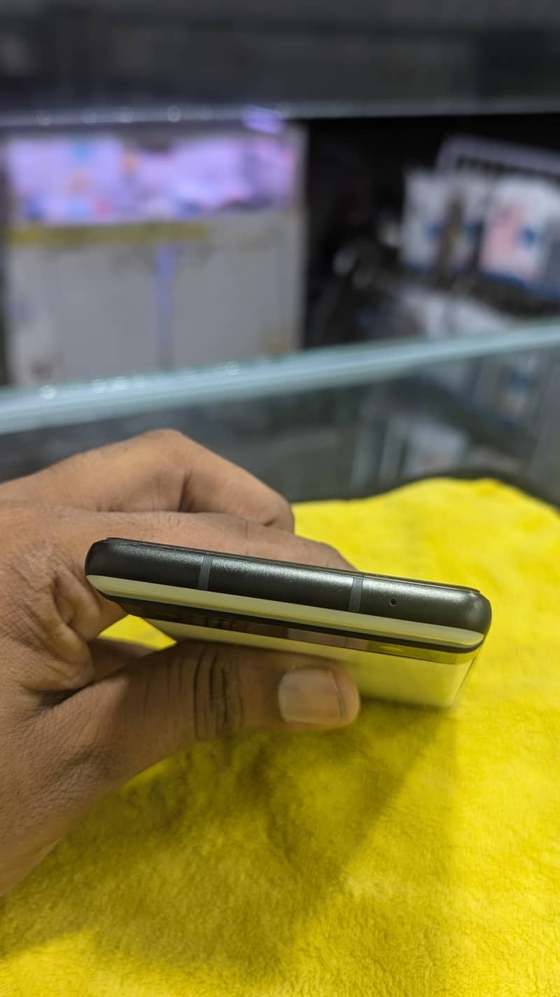 Google pixel 6a 3