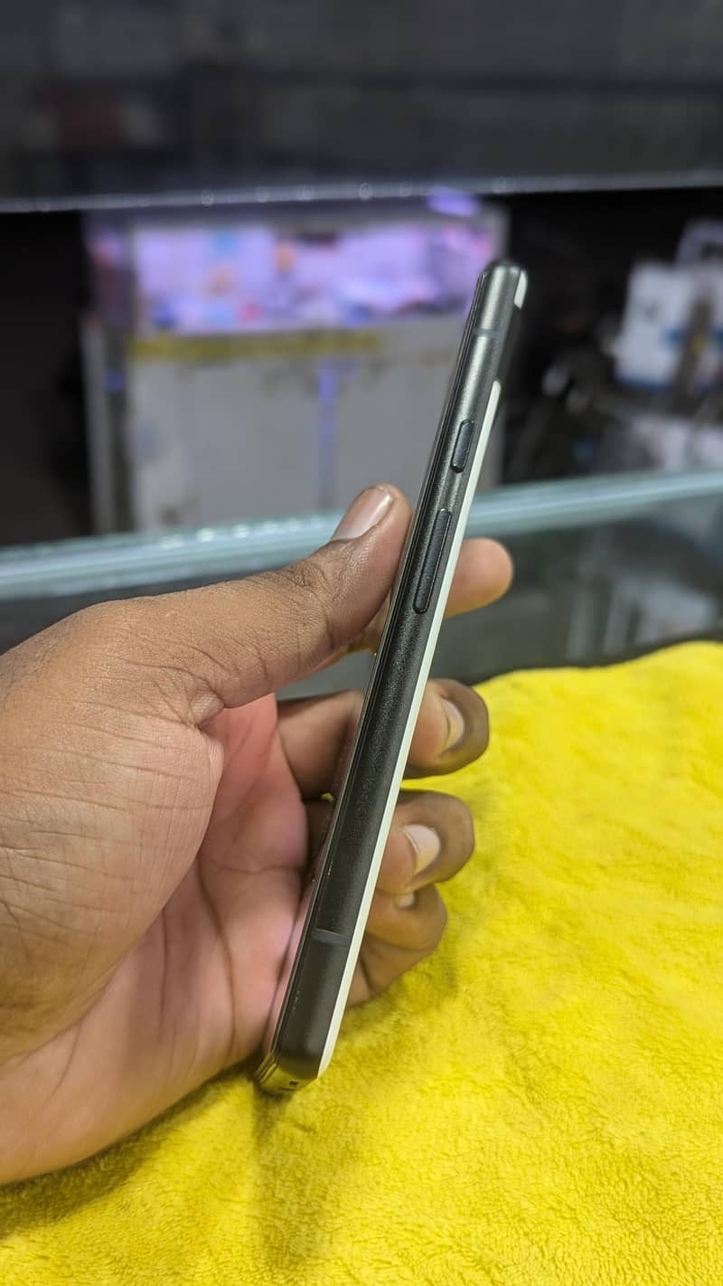 Google pixel 6a 4