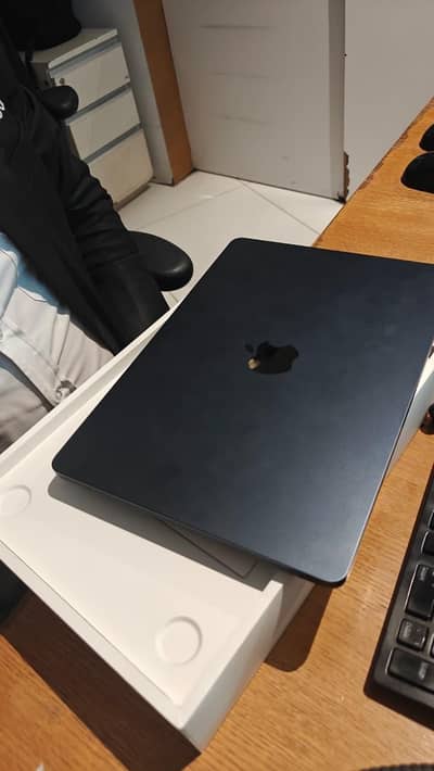 Macbook Air M4 , 16gb Ram . Warranty till Feb 2027