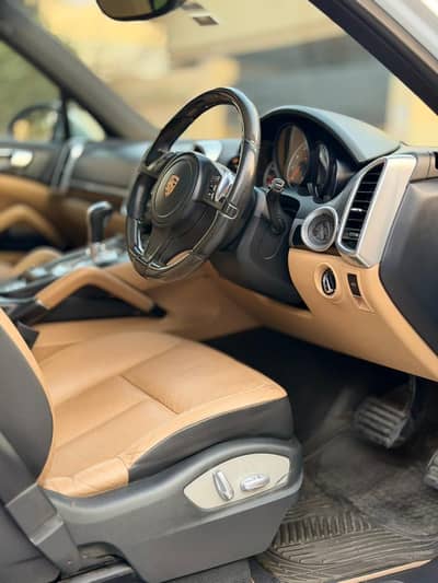 Porsche cayenne s hybrid |excelent condition(honda civic revo fortuner