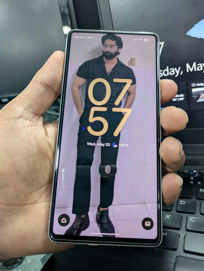 Google Pixel 7 4