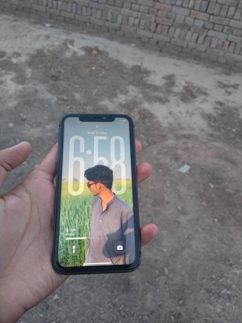 iPhone 11 0