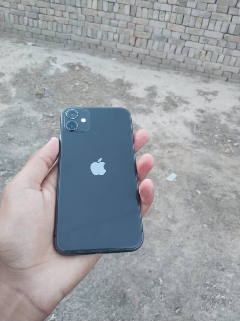 iPhone 11 3
