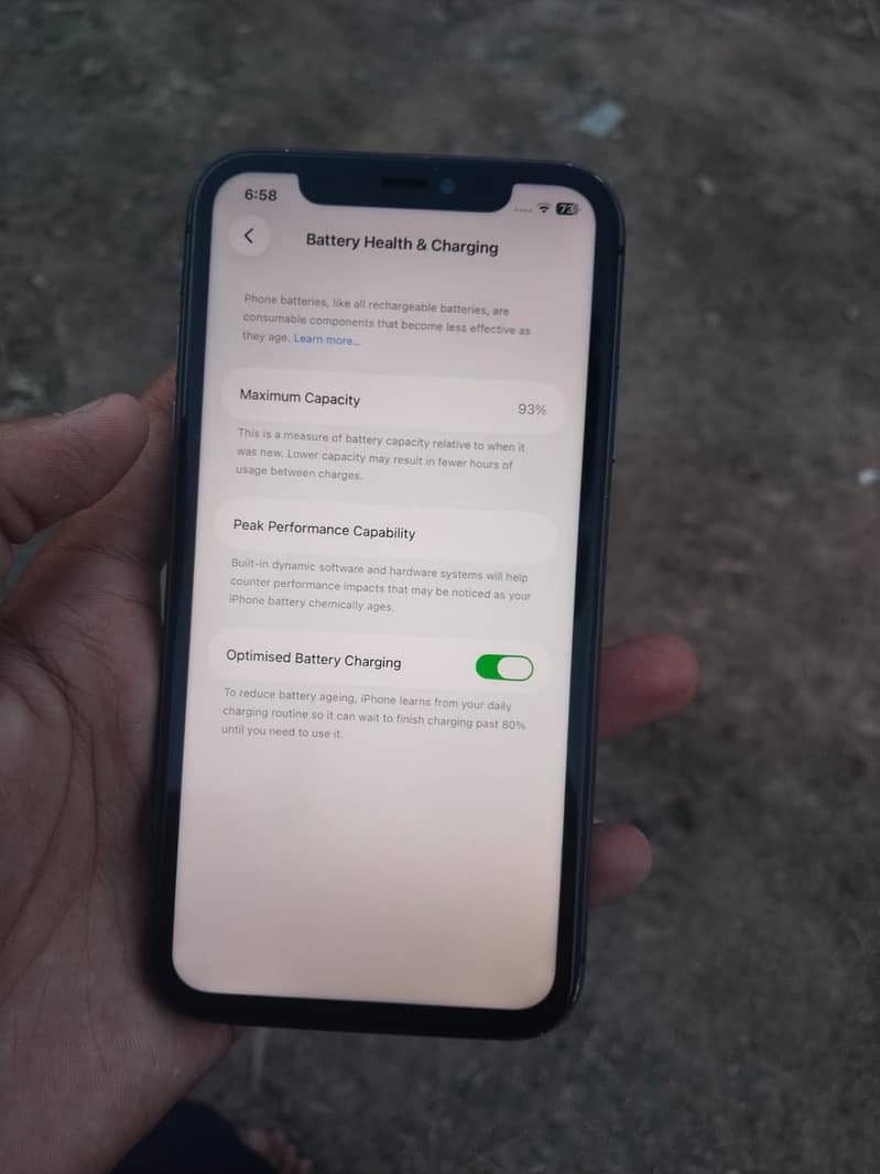 iPhone 11 4