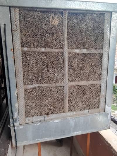1xLAHORI COOLER  FULL SIZE in good condition , 1x cooler medium size