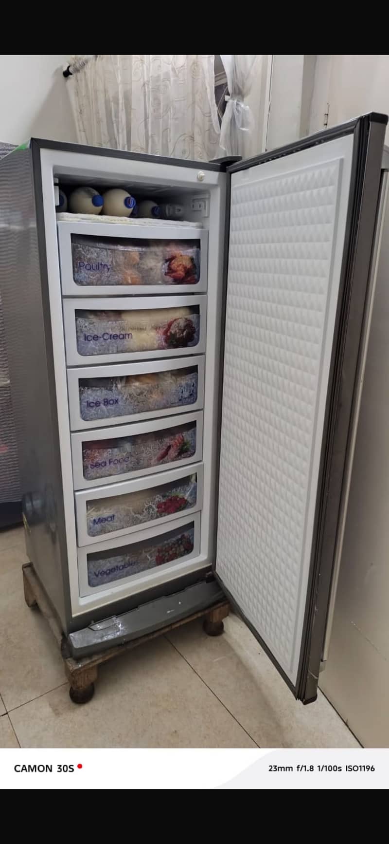 Vertical freezer 0
