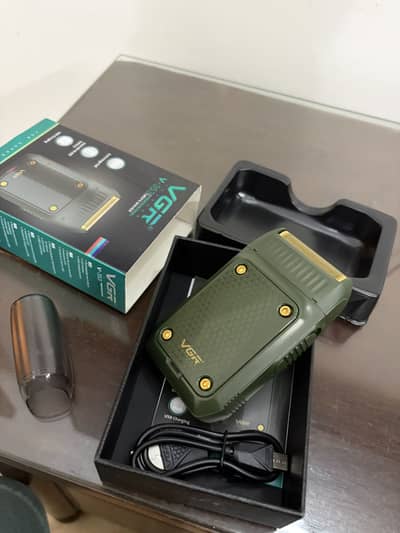 VGR V-353 Shaver