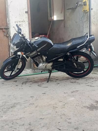 ybr 2016 model