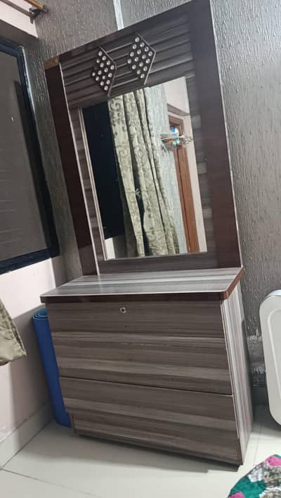 dressing table,  2 bedside tables and old cupboard