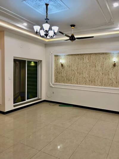 Extremely Neat And Clean 240 Yard Upper Portion 3 Bed Rooms DD Lounge Kitchen With Roof Terrace Best For Multinational Companies / Foreigners Near National Stadium AOHS Dohs