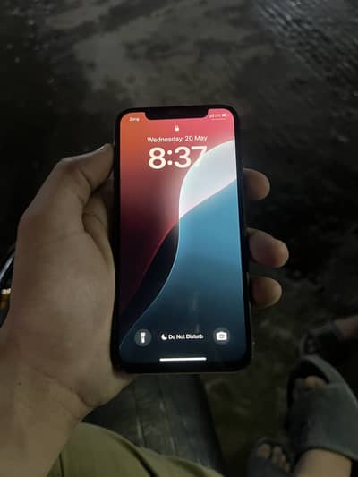 I PHONE GOLDEN CLOUR