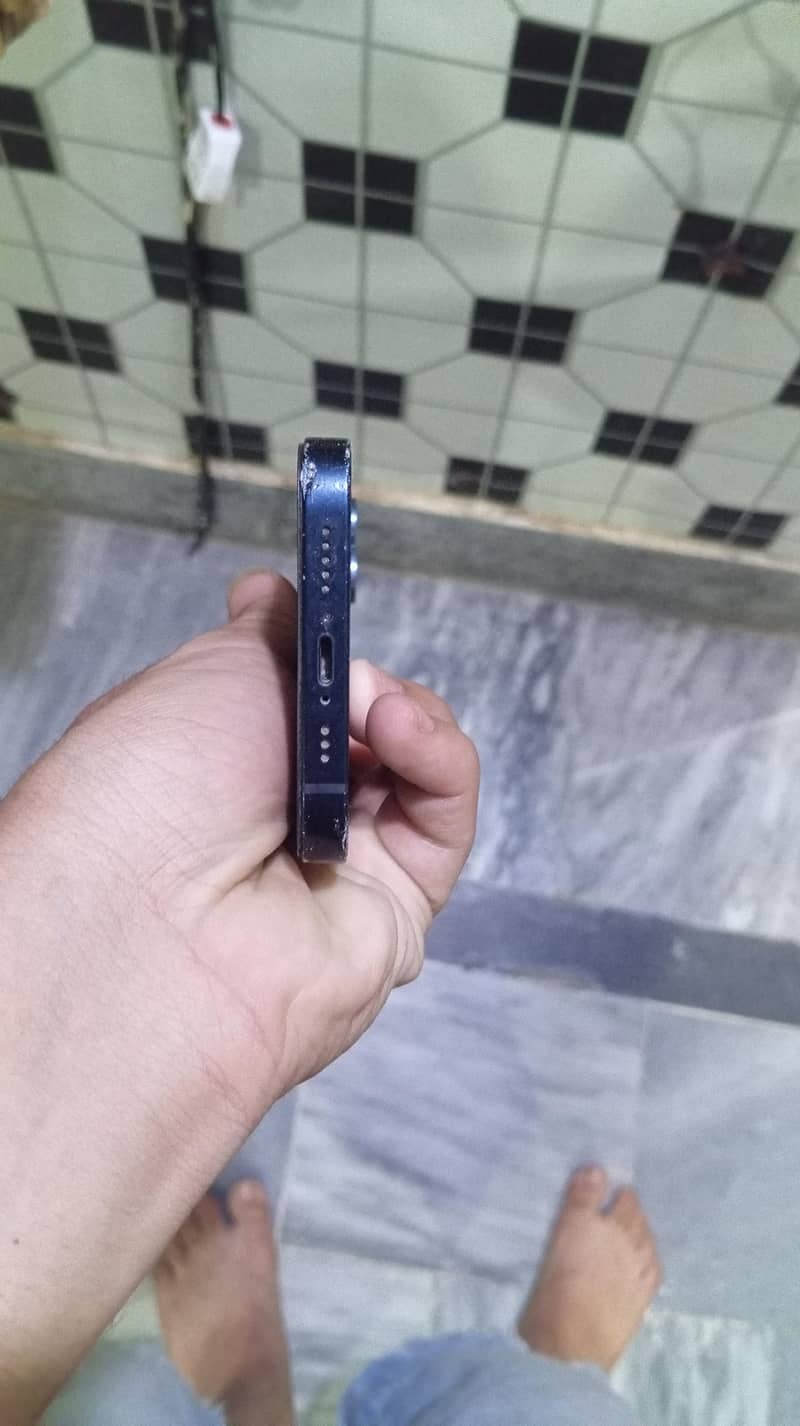 iPhone 13 simple 2