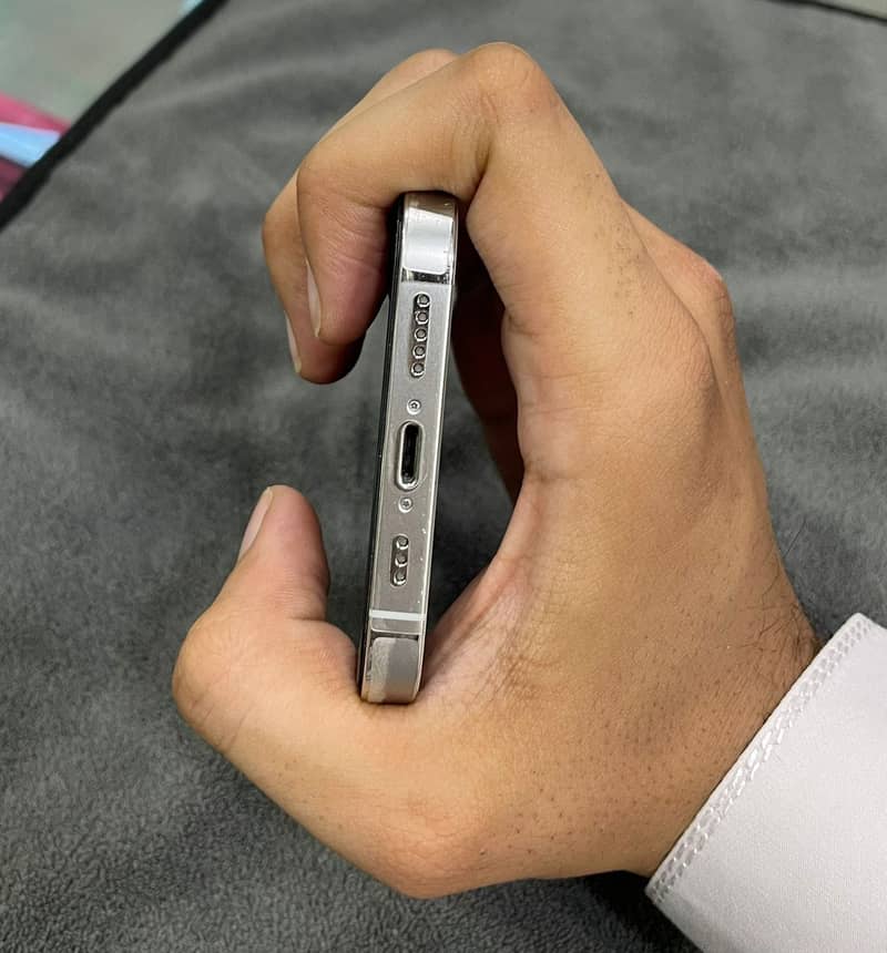 iphone 12 pro 4