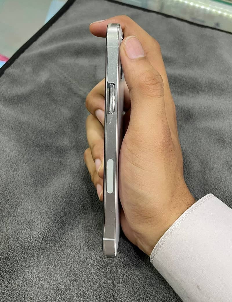 iphone 12 pro 5