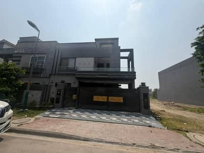 10 Marla Brand New Luxury Full Furnished Lower Portion For Rent in Bahria Town Lahore