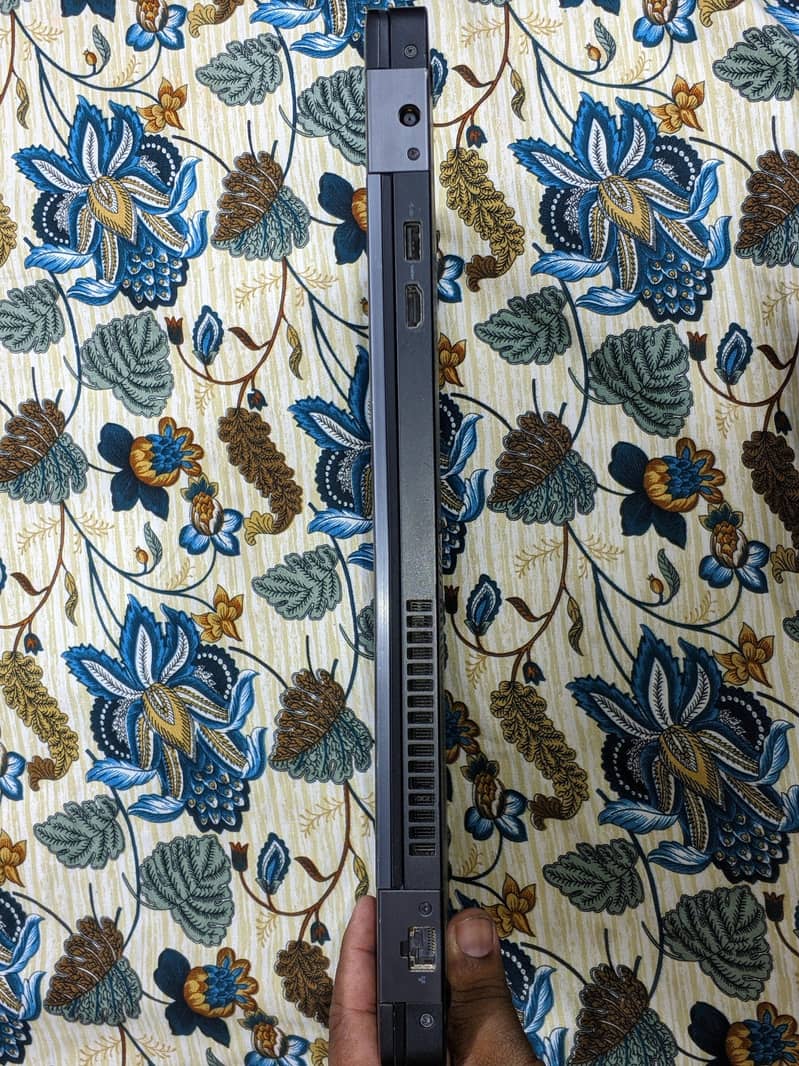 Dell Latitude E5590 5