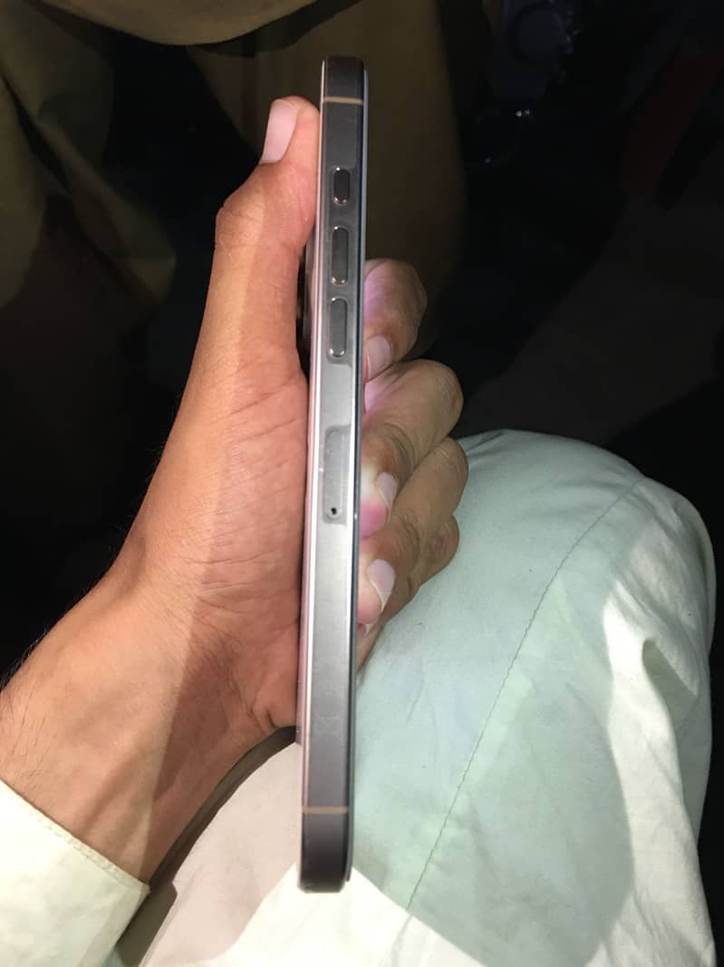 iphone 16 pro max 2