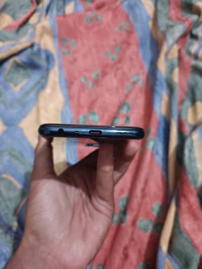 One plus n200 5g with box and charger original 10/10 condit
