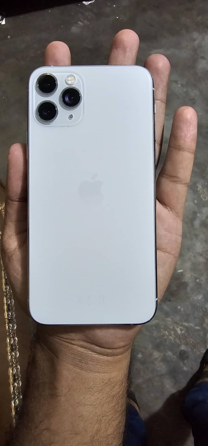 IPHONE 11 PRO 4