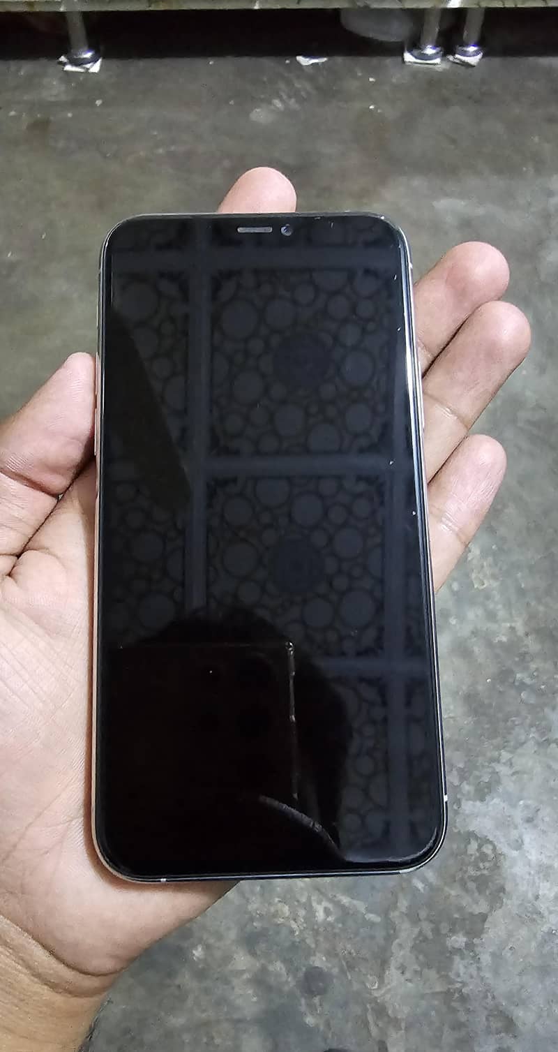 IPHONE 11 PRO 5