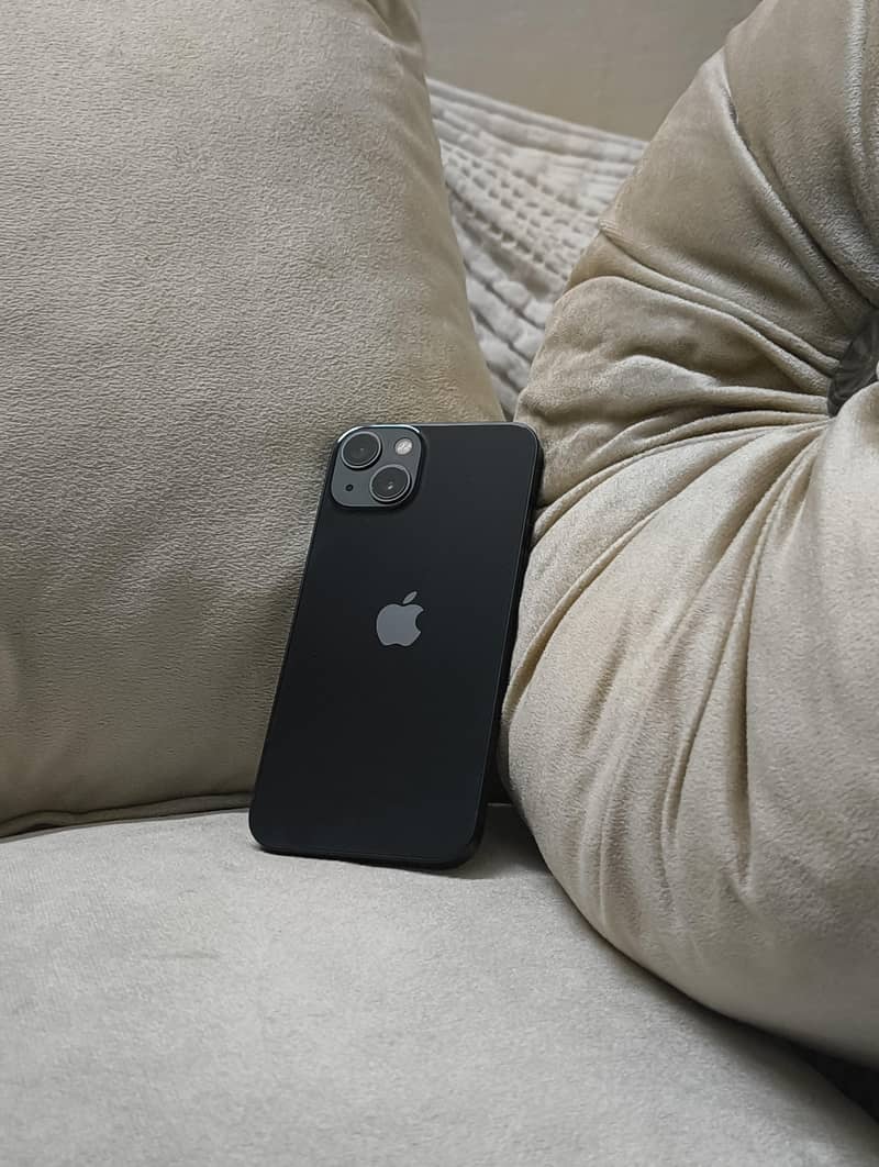 iPhone 13 4