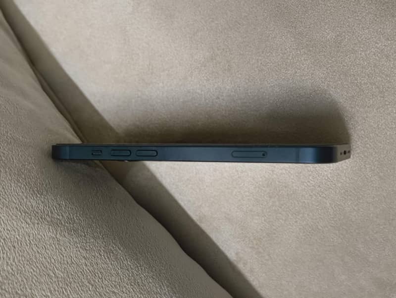 iPhone 13 9