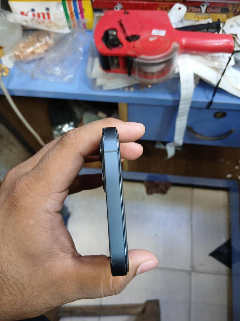 IPHONE 12 PRO 6