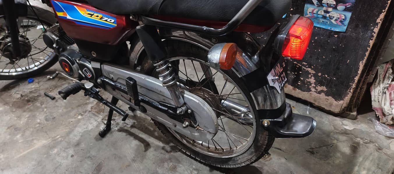 Dhoom 70cc 5