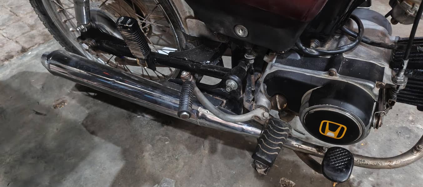 Dhoom 70cc 9