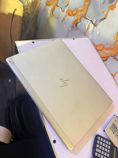 HP Elite book 8th generation i5 8 Gb Ram 256 mvn ssd  touch Screen
