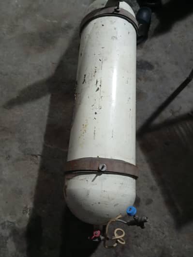 LPG cylinder 40 kg with kit and wiring. . . .