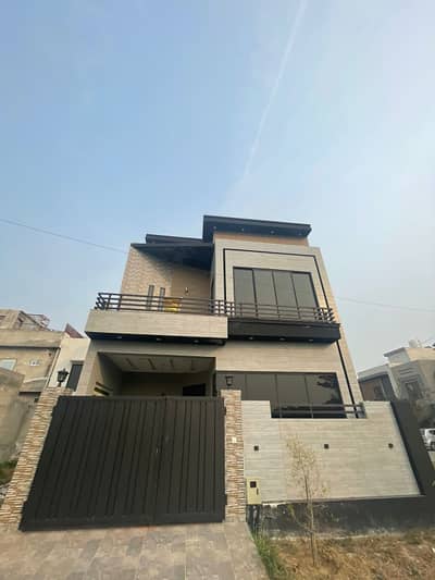 Beautiful 5 Marla Elegant House In Khayaban-E-Amin