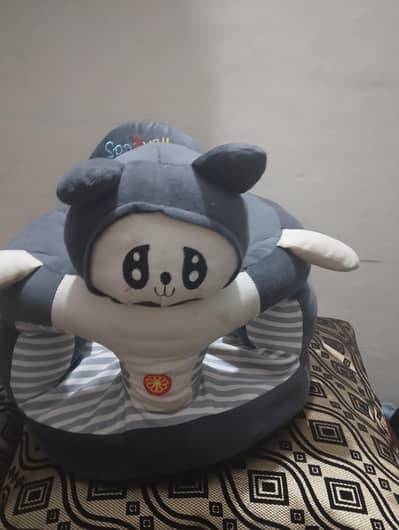 baby sofa seat in good condition