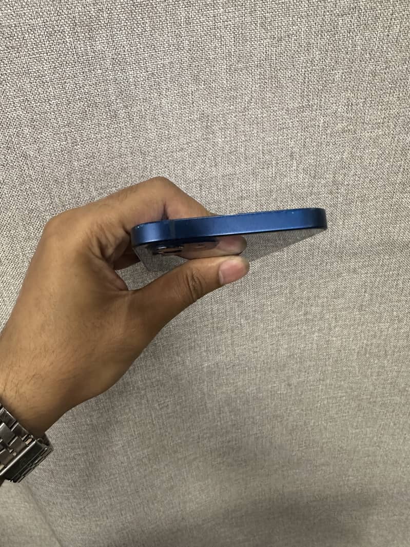 Apple iPhone 12 0
