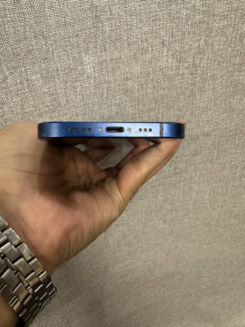Apple iPhone 12 1