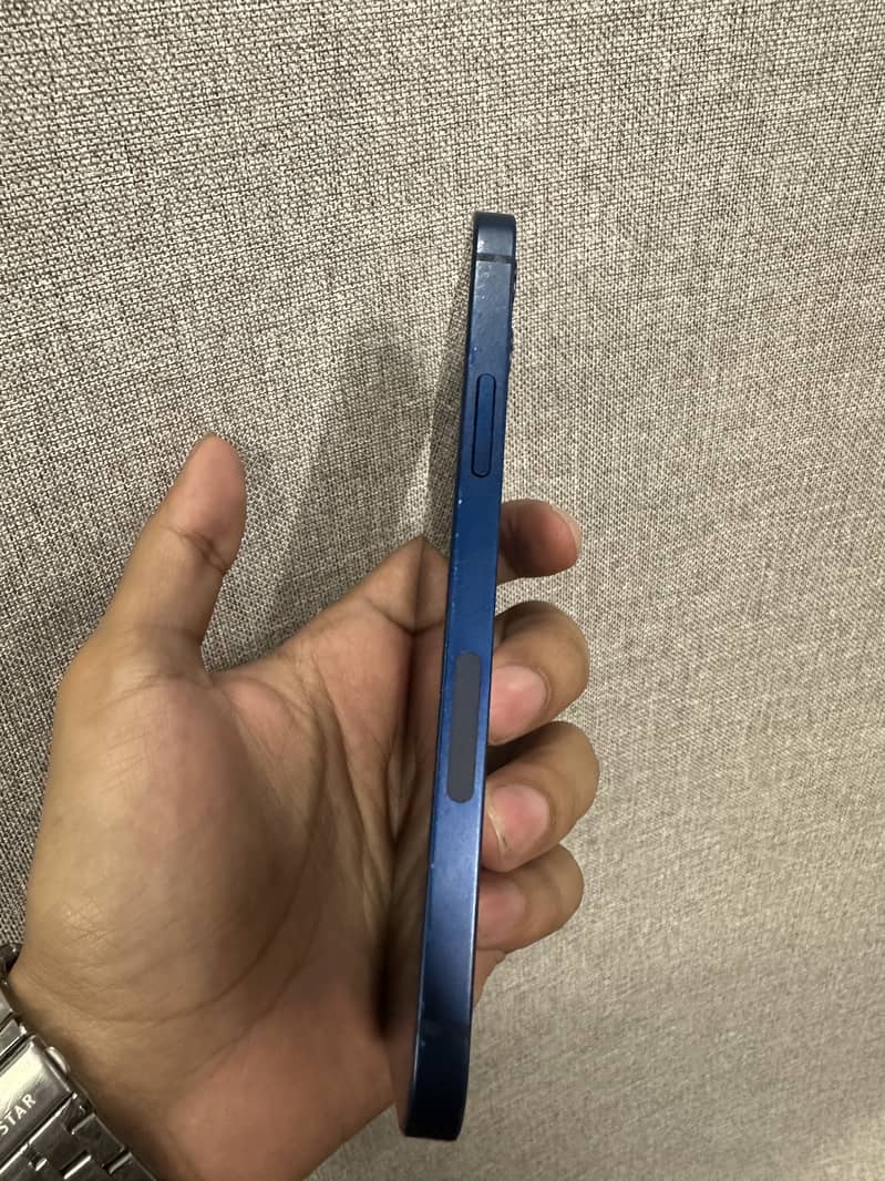 Apple iPhone 12 8
