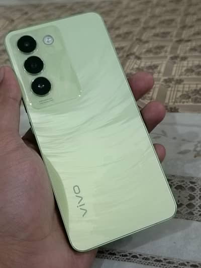 Vivo Y100 complete box