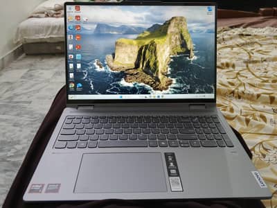 Lenovo Yoga 2 in 1 Ryzen 7 8840 HS Ram 16gb SSD 1tb
