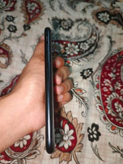 Exchange possible ha laken google pixel ya phr koi dasre iPhone ka st