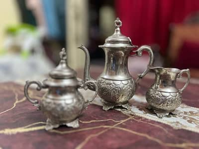 antique tea pots